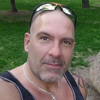 07b5b404eprofilképe