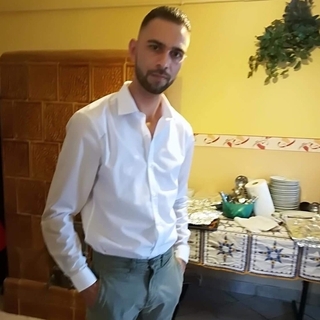 4cbedbc4profilképe
