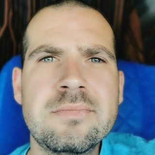 36aeb4342fprofilképe