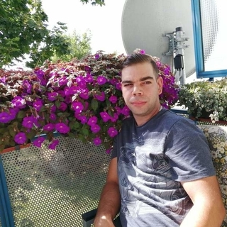 665cf3b4profilképe