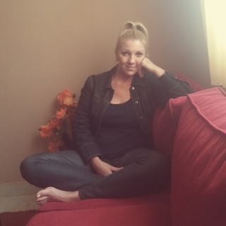 32ab3db34d1eprofilképe