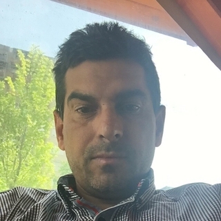 3f6685e0profilképe