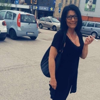 63fd9aedprofilképe