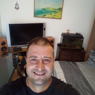 9759adprofilképe