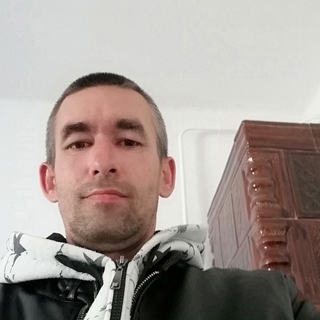 7f145df2profilképe