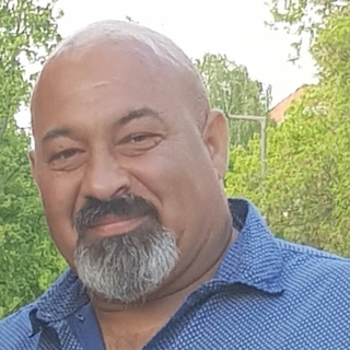 4f7d4d85profilképe