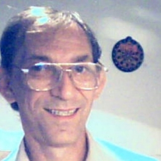 6aed8930a567profilképe