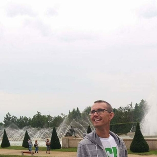 e5d64cda5eprofilképe