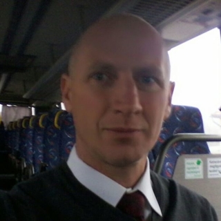 f4dd856c3profilképe