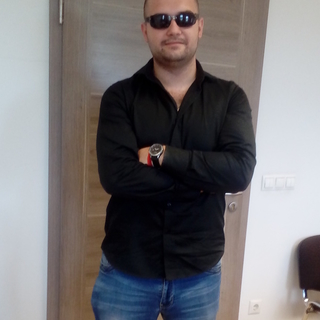 4e30377502aprofilképe