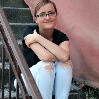 8b63fabfprofilképe