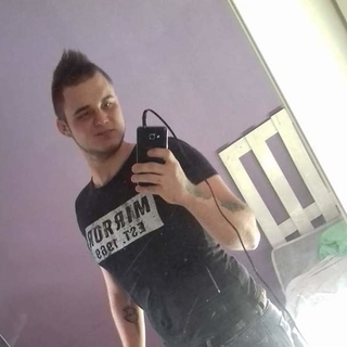 837dde4cbprofilképe
