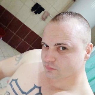 f4c9ef20fprofilképe