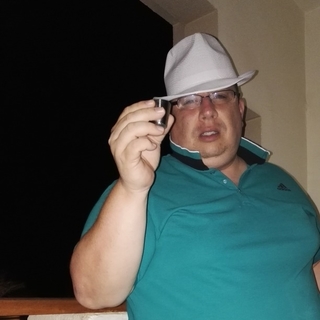 475fe6aefprofilképe